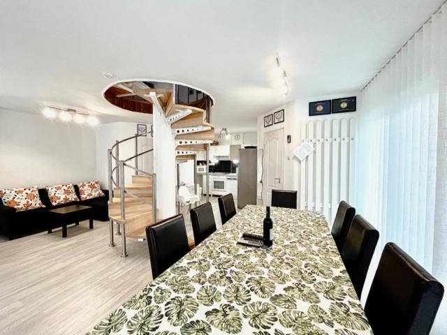 CSEVI Apartmanház Mezőkövesd Exteriér fotografie