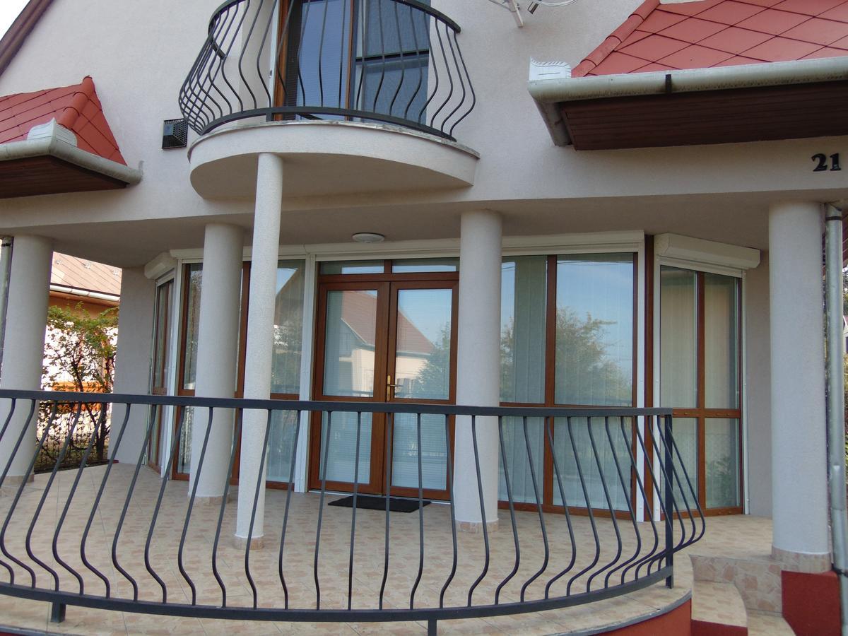 CSEVI Apartmanház Mezőkövesd Exteriér fotografie